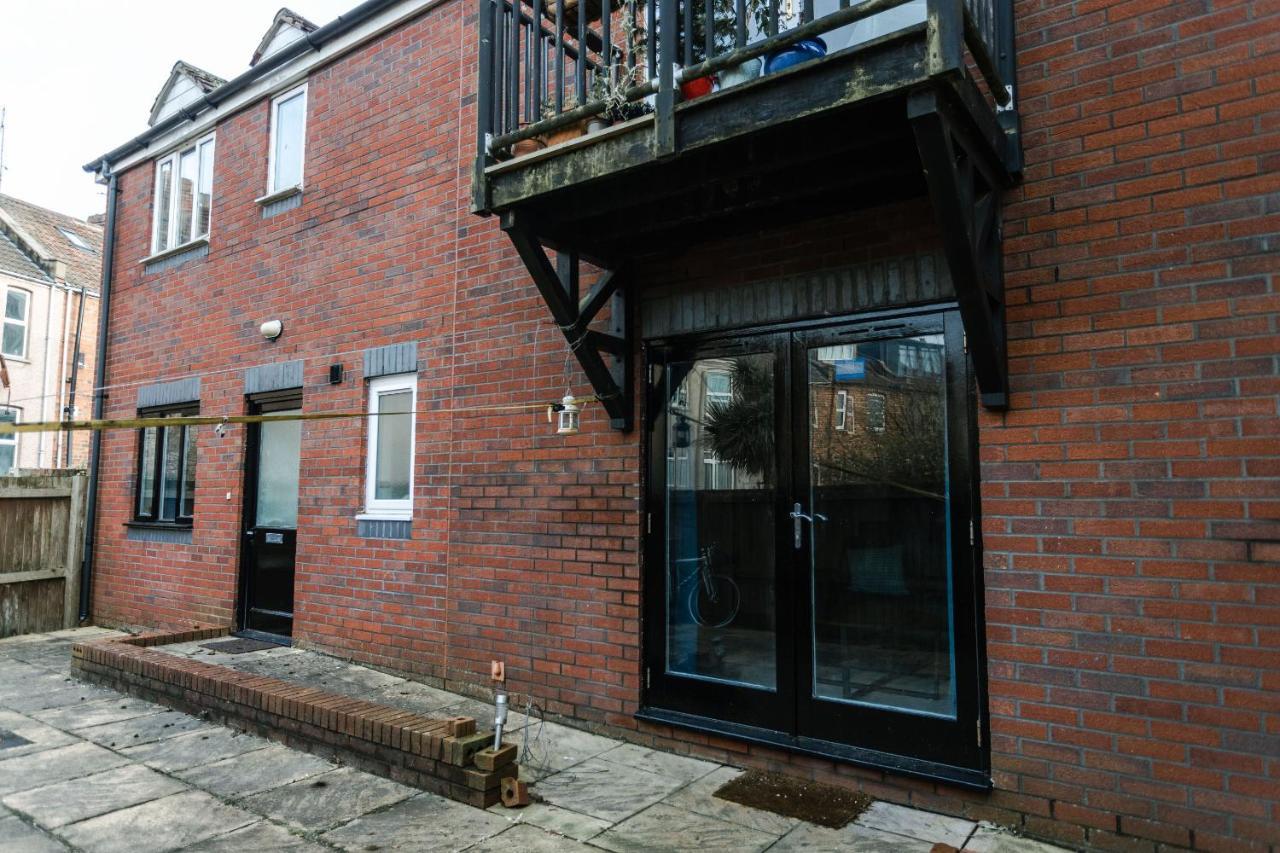 October Disc - Long Stay - Contractors - Frances Mews Bristol Exterior foto